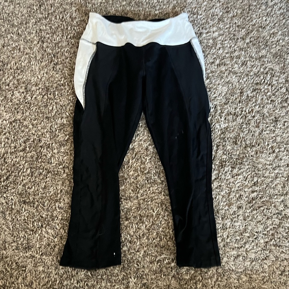 Maurice’s brand Cropped Leggings